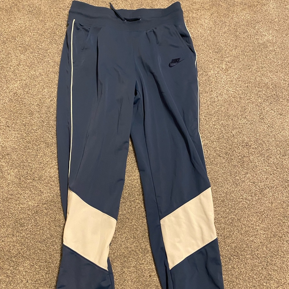 Nike Heritage Joggers, size Small